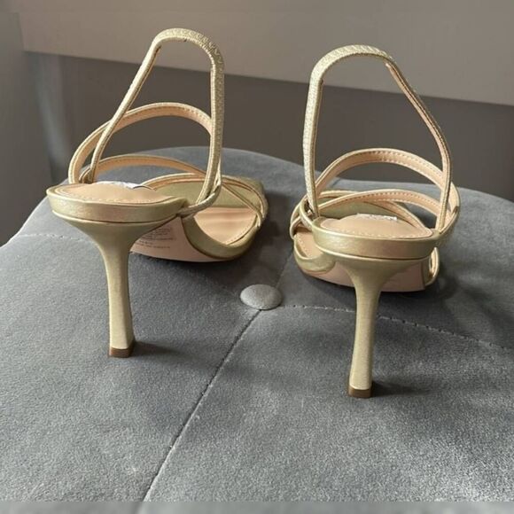 Steve Madden Newsflash Gold Leather Thin Strap Stiletto Open Toe Dress Sandals S - Picture 6 of 8